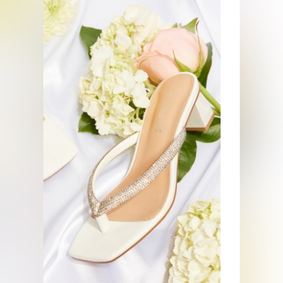 Beautiful heeled sandal perfect for beach wedding, worn once, sz 10 - Picture 1 of 1